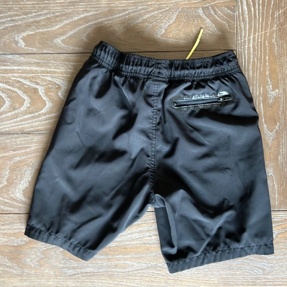 GAP Boys lined shorts/swim shorts - Picture 2 of 4